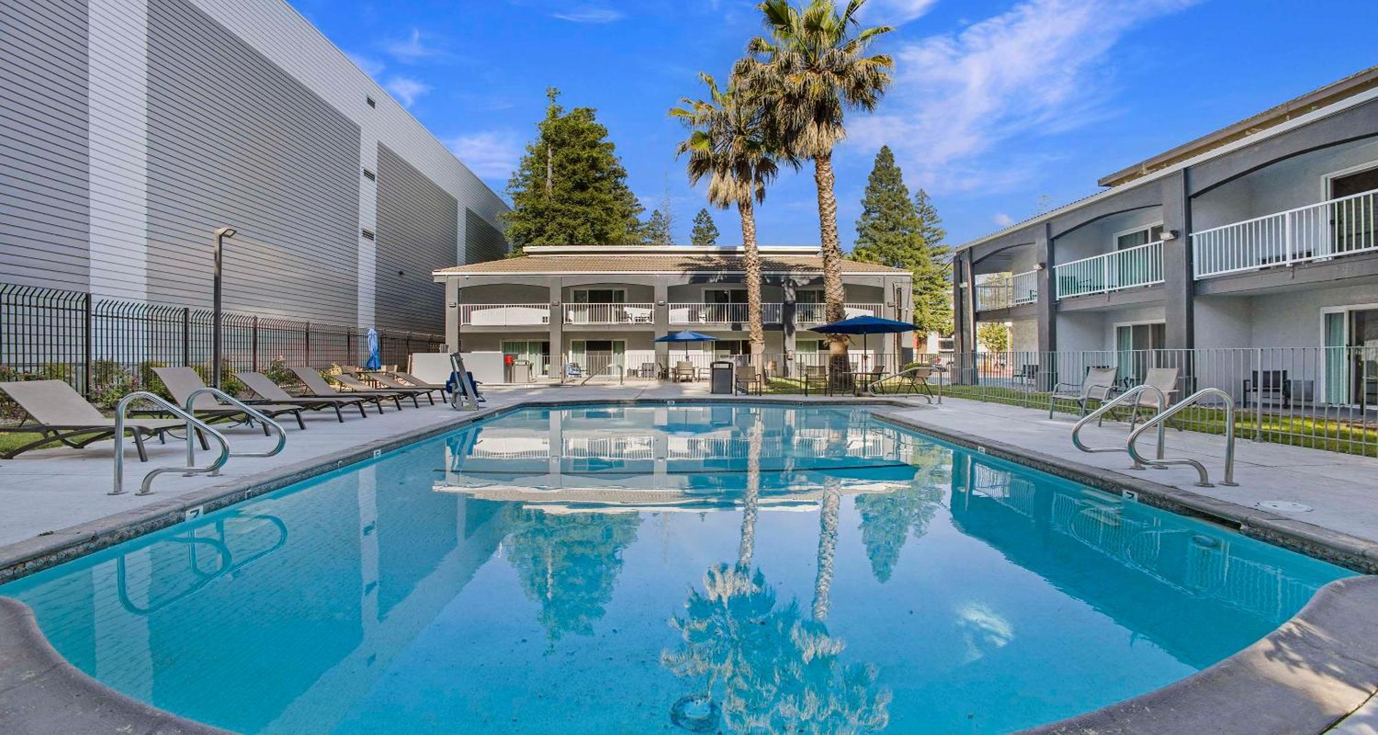 Surestay Plus Hotel By Best Western Sacramento North Exterior foto
